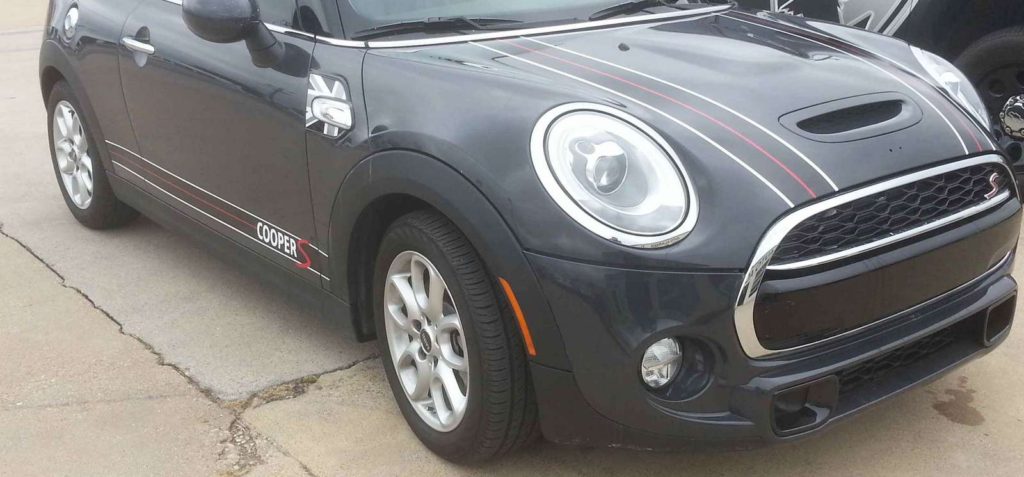 D&D Tint Vinyl Graphics in Arlington 2